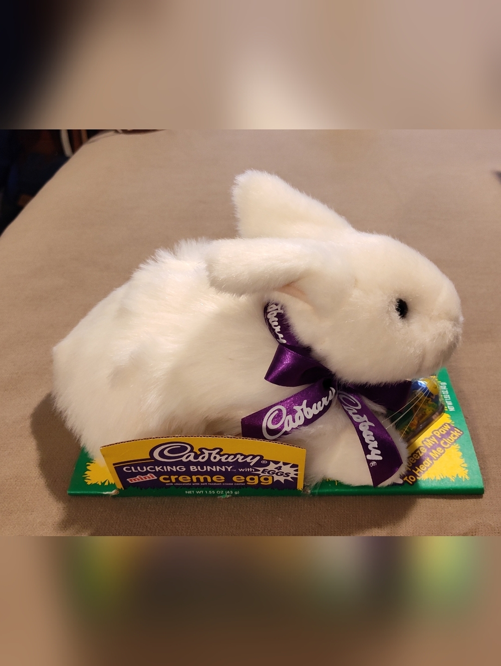 NWT & VINTAGE ! 1990's Hershey Cadbury Egg Bunny with Purple Ribbon